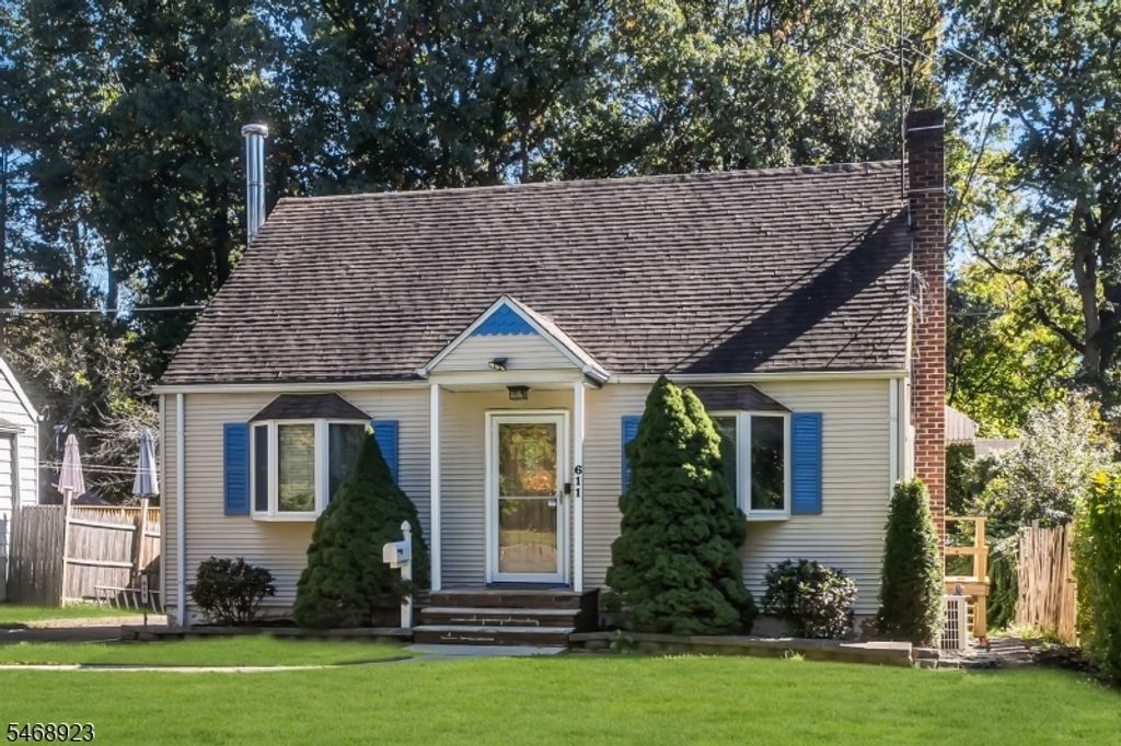 611 Fairfield Ave, Kenilworth Boro, NJ 07033 — photo 2