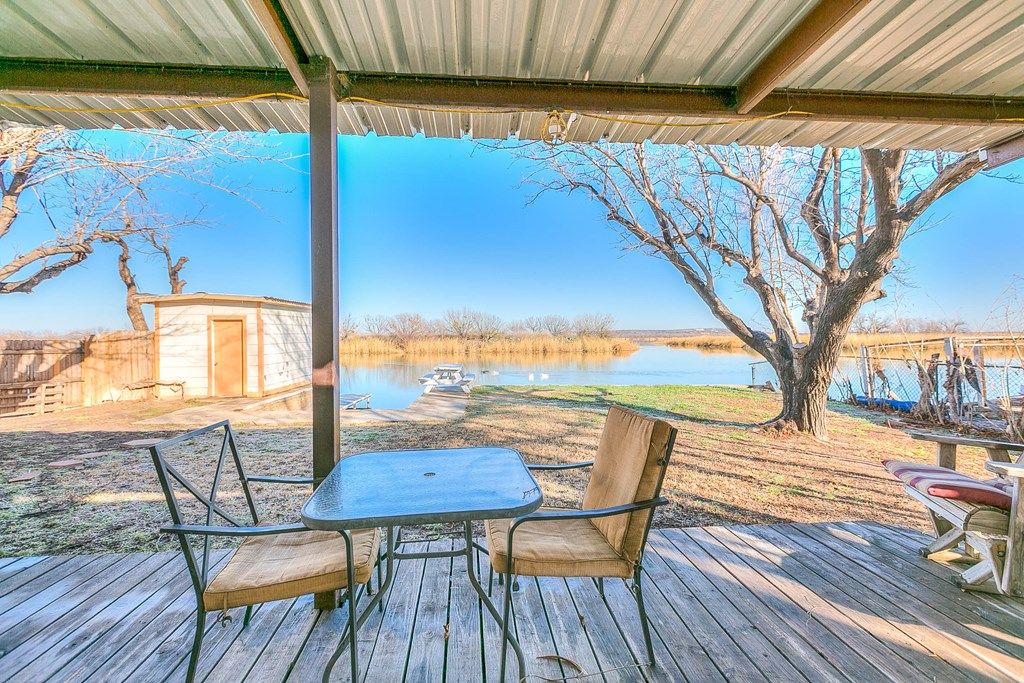 Image 7 of property listing at 2322 Fishermans Rd, San Angelo, TX 76904