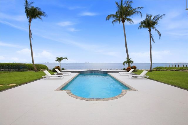 7524 WESTMORELAND DRIVE, Sarasota, FL 34243