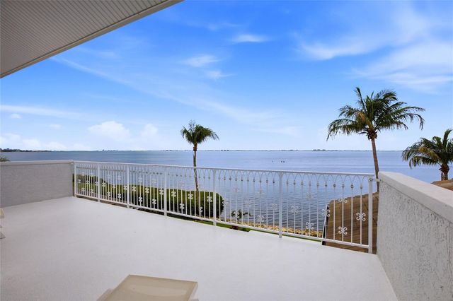 7524 WESTMORELAND DRIVE, Sarasota, FL 34243