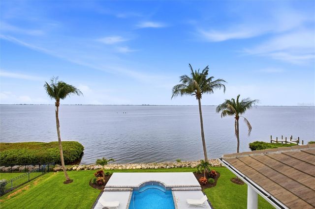7524 WESTMORELAND DRIVE, Sarasota, FL 34243
