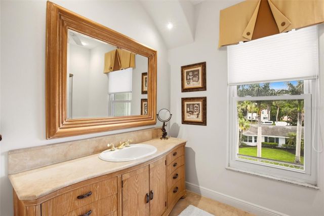 7524 WESTMORELAND DRIVE, Sarasota, FL 34243