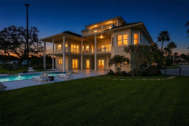 7524 WESTMORELAND DRIVE, Sarasota, FL 34243