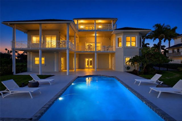 7524 WESTMORELAND DRIVE, Sarasota, FL 34243
