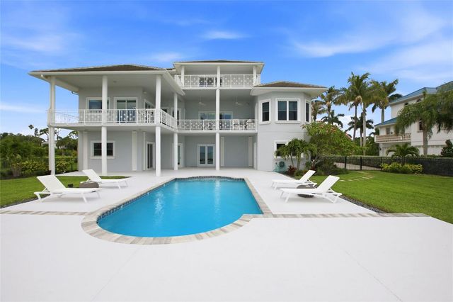 7524 WESTMORELAND DRIVE, Sarasota, FL 34243