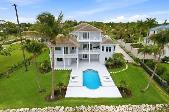 7524 WESTMORELAND DRIVE, Sarasota, FL 34243