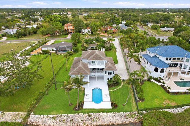 7524 WESTMORELAND DRIVE, Sarasota, FL 34243