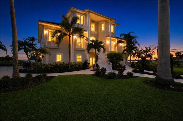 7524 WESTMORELAND DRIVE, Sarasota, FL 34243