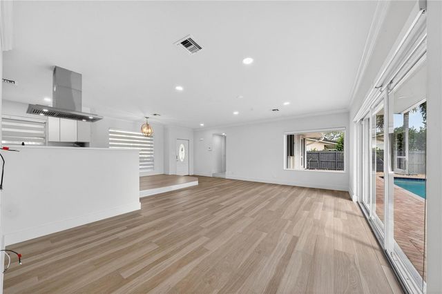 1762 NE 38th Street, Oakland Park, FL 33334