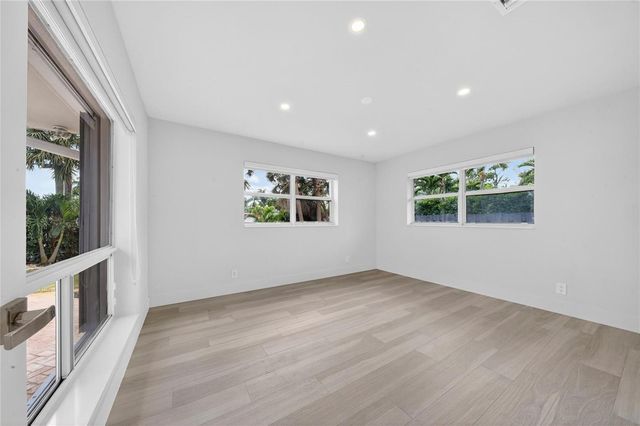 1762 NE 38th Street, Oakland Park, FL 33334