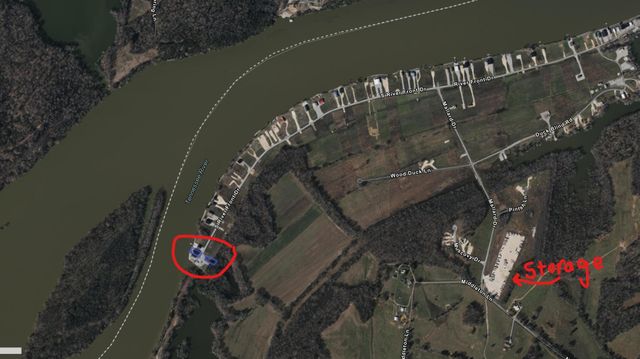 1434 S River Front Dr, Clifton, TN 38425