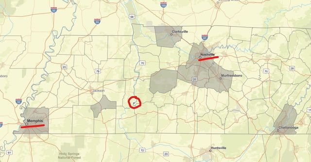 1434 S River Front Dr, Clifton, TN 38425