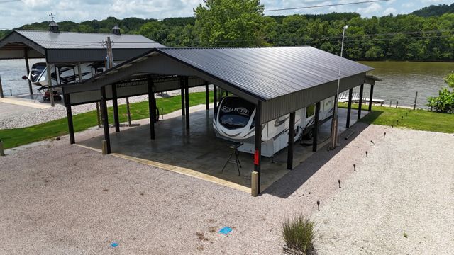 1434 S River Front Dr, Clifton, TN 38425