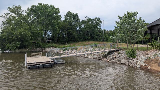 1434 S River Front Dr, Clifton, TN 38425