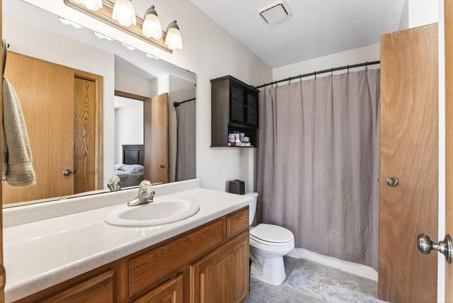 5512 Kalenda Drive NE, Albertville, MN 55301