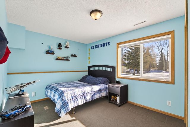 5512 Kalenda Drive NE, Albertville, MN 55301