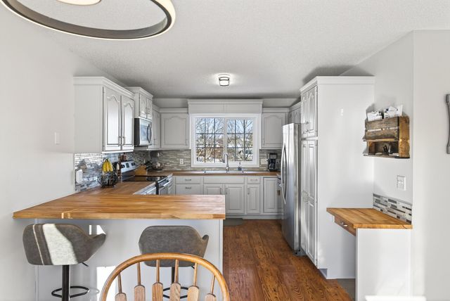 5512 Kalenda Drive NE, Albertville, MN 55301