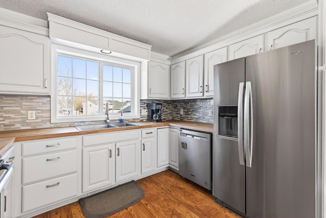 5512 Kalenda Drive NE, Albertville, MN 55301