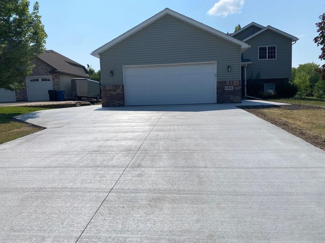 5512 Kalenda Drive NE, Albertville, MN 55301