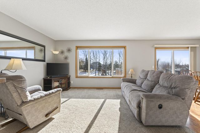 5512 Kalenda Drive NE, Albertville, MN 55301