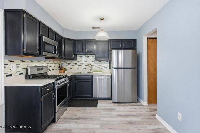 14 Holmes Court, Freehold, NJ 07728