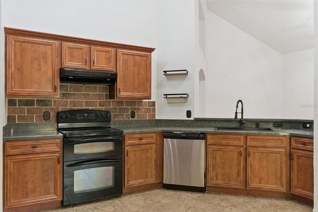 720 SWAYING PINE WAY, Deland, FL 32724