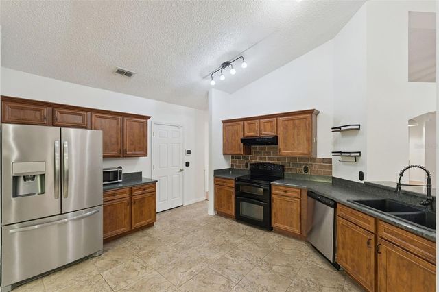 720 SWAYING PINE WAY, Deland, FL 32724