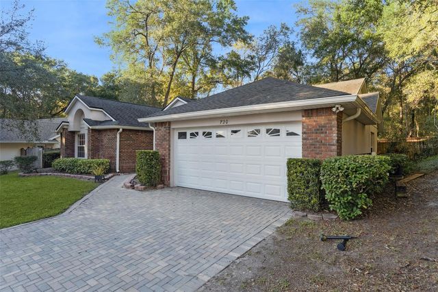 720 SWAYING PINE WAY, Deland, FL 32724