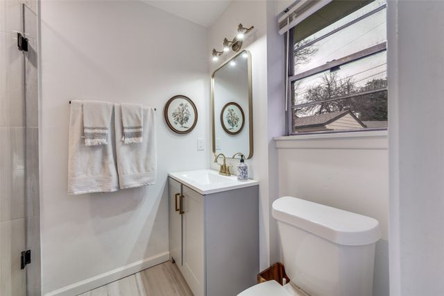 416 Lakeside Drive, Irving, TX 75062