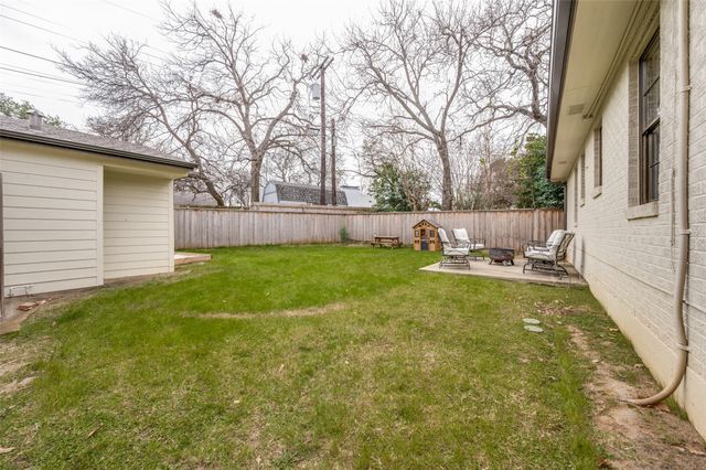 416 Lakeside Drive, Irving, TX 75062