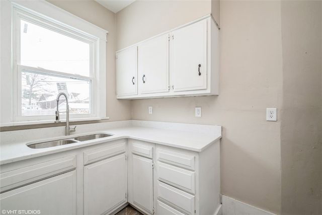 2321 1st Avenue SE, Cedar Rapids, IA 52402