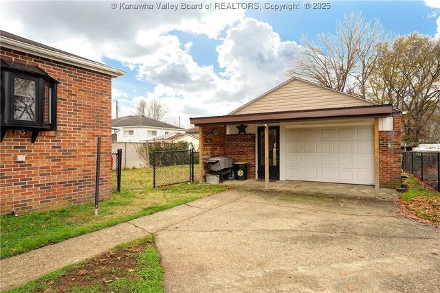 2617 Dunbar Avenue, Dunbar, WV 25064