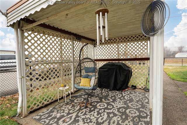 2617 Dunbar Avenue, Dunbar, WV 25064