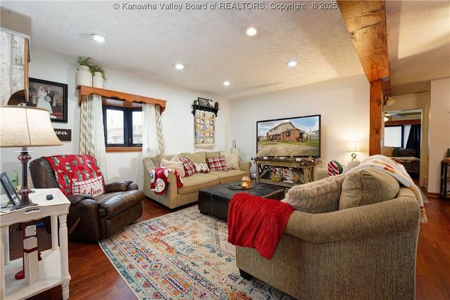 2617 Dunbar Avenue, Dunbar, WV 25064