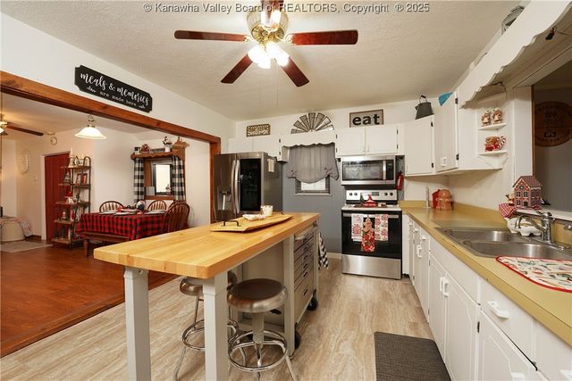 2617 Dunbar Avenue, Dunbar, WV 25064