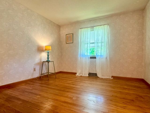 194 Brookside Circle, Northampton, MA 01062