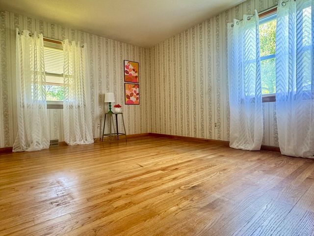 194 Brookside Circle, Northampton, MA 01062