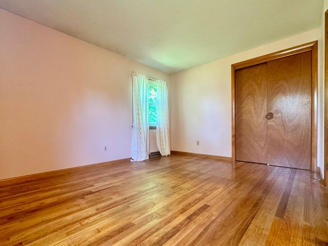 194 Brookside Circle, Northampton, MA 01062