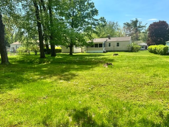 194 Brookside Circle, Northampton, MA 01062