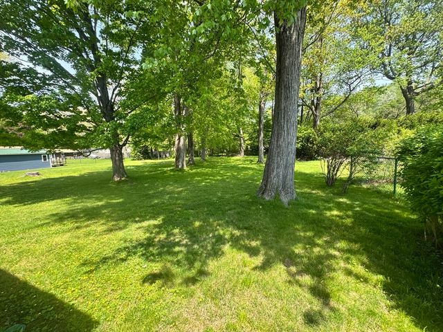 194 Brookside Circle, Northampton, MA 01062