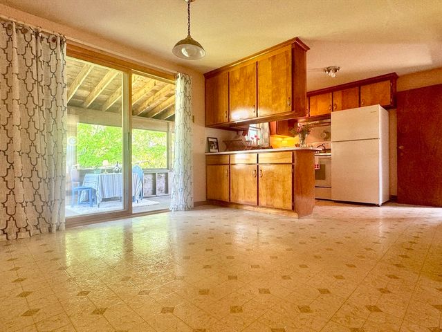 194 Brookside Circle, Northampton, MA 01062