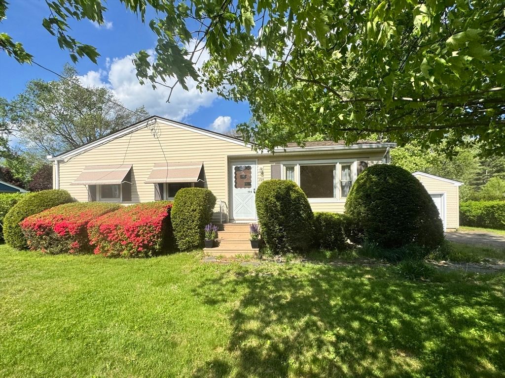 194 Brookside Circle, Northampton, MA 01062