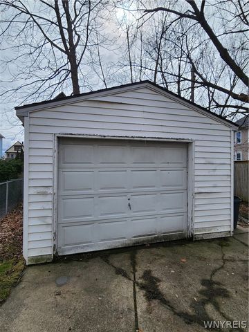 15 Edgewood Ave, Buffalo, NY 14220