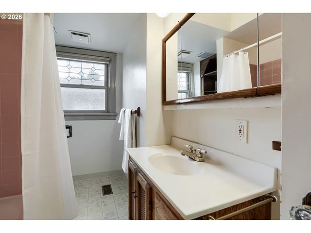 3601 F St, Vancouver, WA 98663