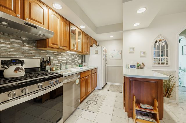 284 Normandale Drive, Gates, NY 14624