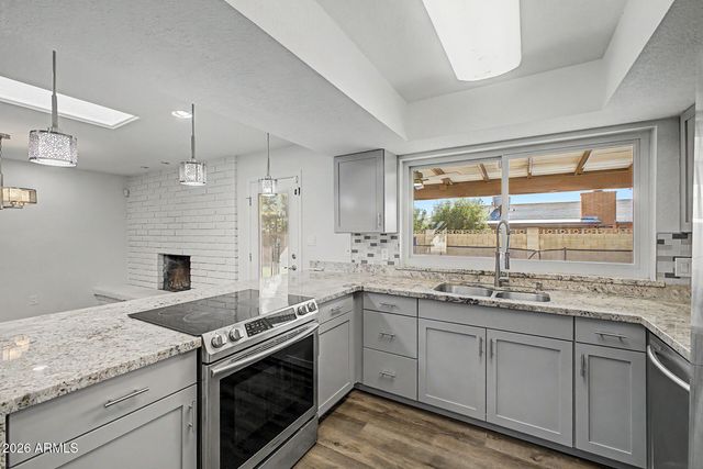 12810 N 44TH Drive, Glendale, AZ 85304