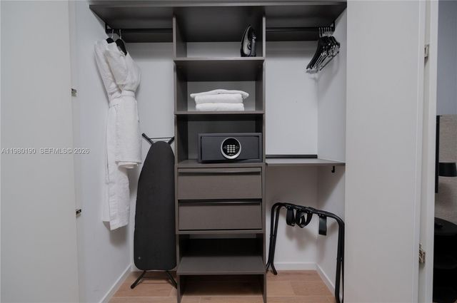 398 NE 5th St 2517, Miami, FL 33132