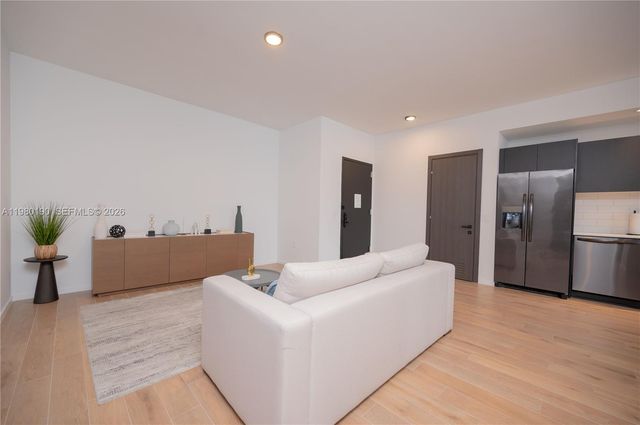 398 NE 5th St 2517, Miami, FL 33132