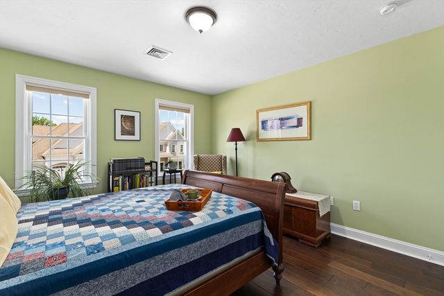 30 Cedarview Cir 30, Milford, MA 01757
