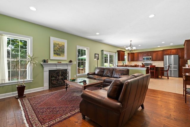 30 Cedarview Cir 30, Milford, MA 01757